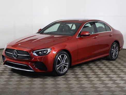 Used 2021 Mercedes-Benz E 350 4MATIC Sedan w/ Premium Package image 9