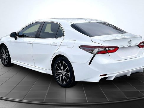 Used 2021 Toyota Camry SE image 13