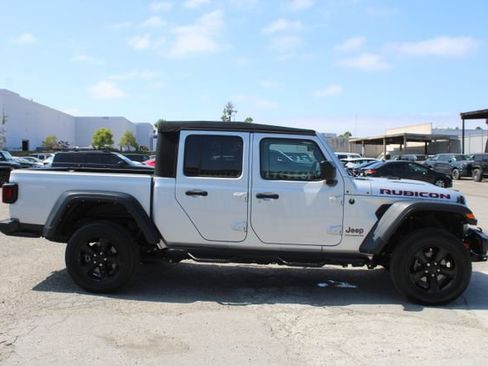 Used 2023 Jeep Gladiator Rubicon w/ Trailer Tow Package AWD/4WD image 3