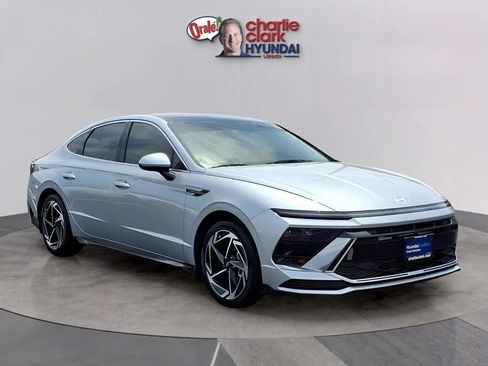 Certified 2024 Hyundai Sonata SEL w/ Convenience Package FWD image 7