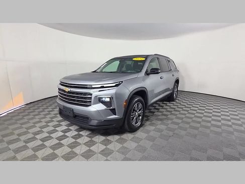 Used 2024 Chevrolet Traverse LT AWD/4WD image 49