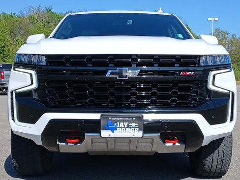 Certified 2024 Chevrolet Suburban Z71 w/ Luxury Package AWD/4WD image 32