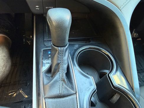 Used 2019 Toyota Camry LE image 17