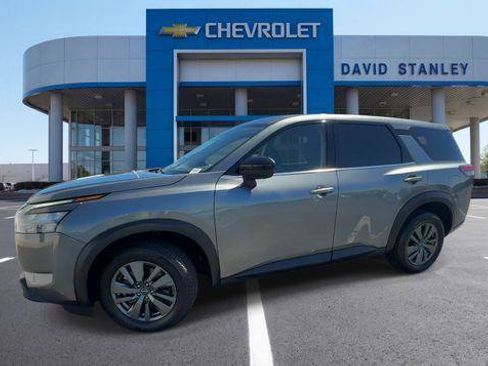 Used 2024 Nissan Pathfinder S FWD image 4