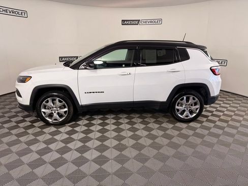 Used 2022 Jeep Compass Limited AWD/4WD image 3