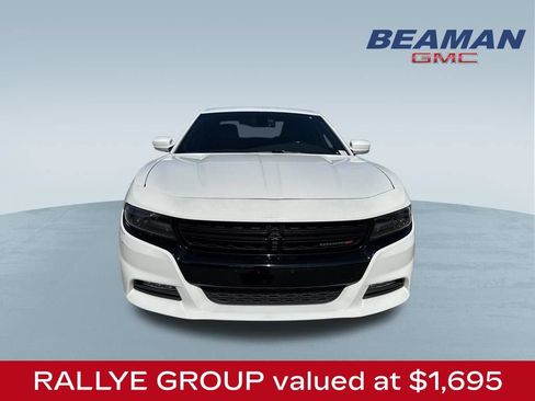 Used 2016 Dodge Charger SXT w/ Plus Group RWD image 2