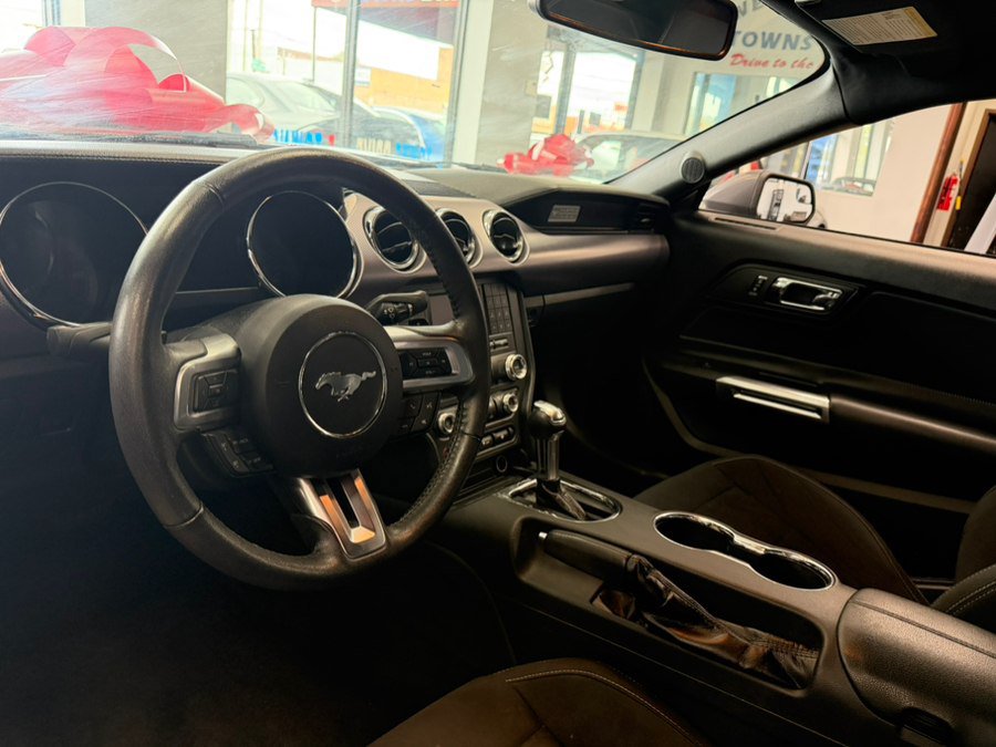 Used 2017 Ford Mustang Coupe RWD image 26