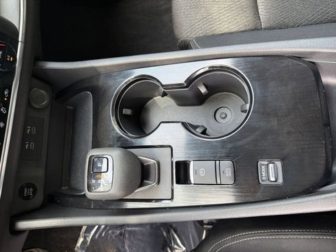 Used 2025 Nissan Rogue SV FWD image 40