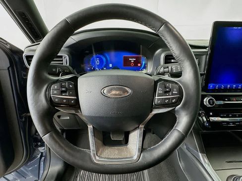 Certified 2021 Ford Explorer Platinum w/ Equipment Group 601A image 16