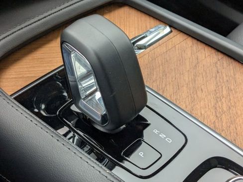 New 2024 Volvo XC90 B5 Plus w/ Protection Package Premier image 20