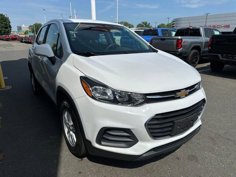 Used 2018 Chevrolet Trax LS AWD/4WD image 3