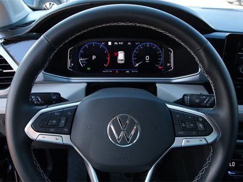 Certified 2025 Volkswagen Taos SEL image 13