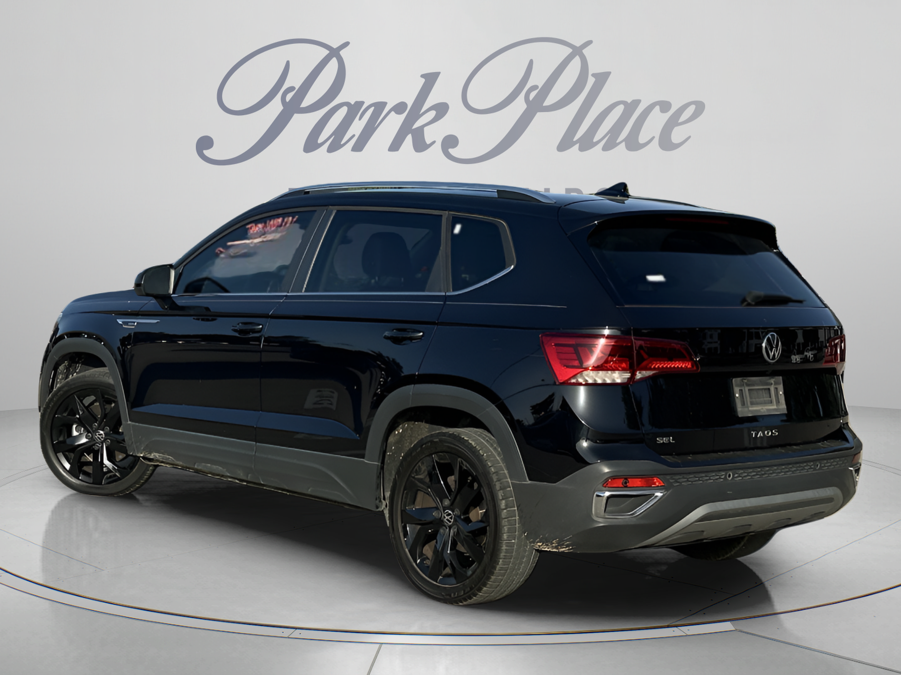 Used 2022 Volkswagen Taos SEL FWD image 3