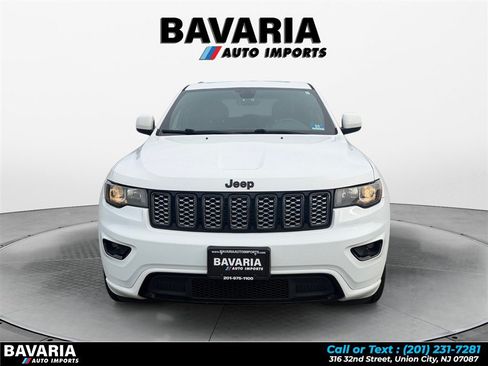 Used 2018 Jeep Grand Cherokee Altitude AWD/4WD image 8