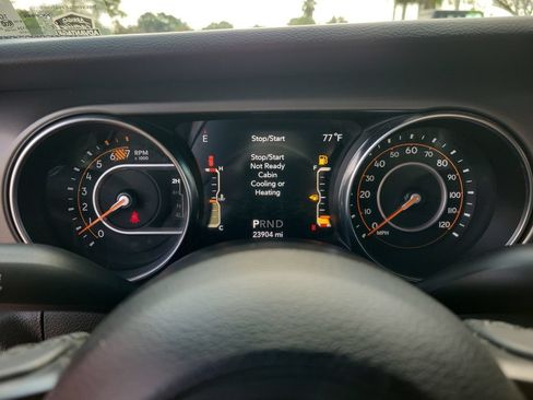 Used 2022 Jeep Wrangler Sport AWD/4WD image 16