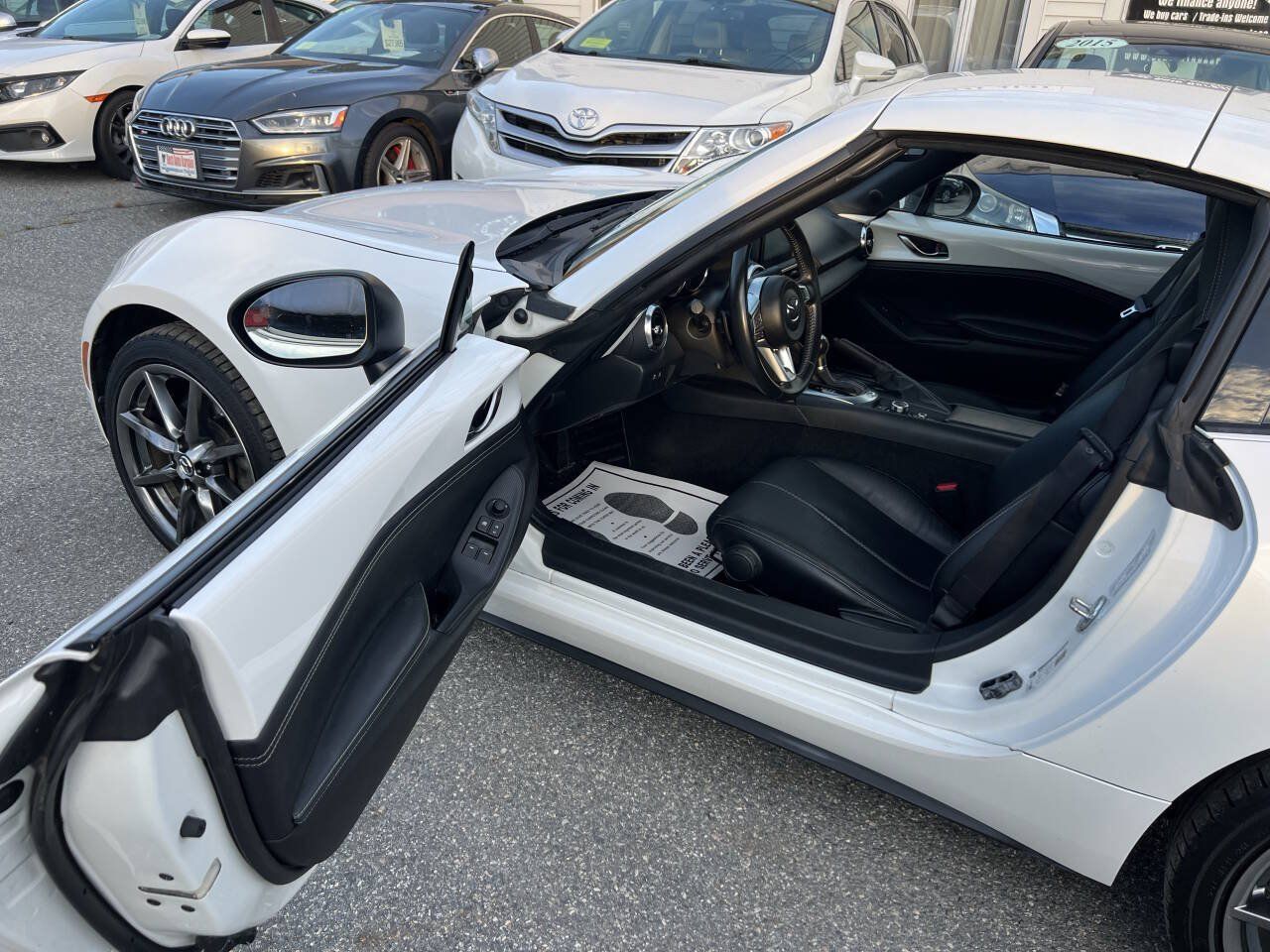 Used 2020 MAZDA MX-5 Miata RF Grand Touring RWD image 12