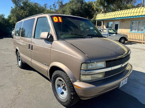 Used 2001 Chevrolet Astro Passenger RWD image 1