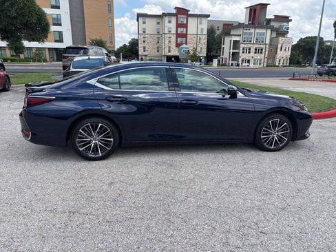 Used 2025 Lexus ES 300h w/ Premium Package FWD image 6