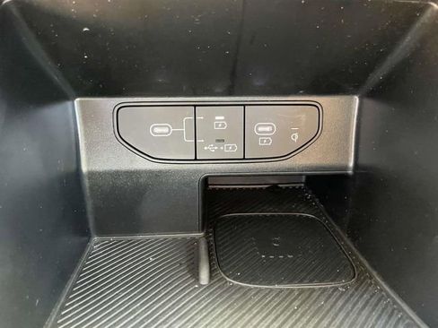 Certified 2024 Kia Sorento S FWD image 38