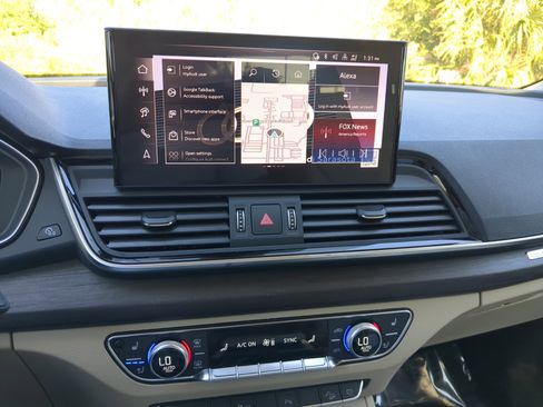 Certified 2025 Audi Q5 2.0T Premium Plus image 21