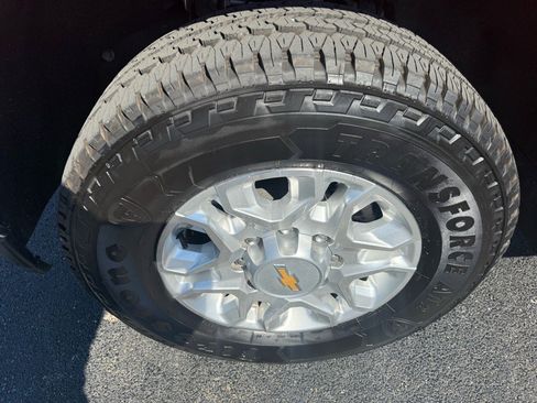 Used 2020 Chevrolet Silverado 2500 LT w/ Convenience Package image 10