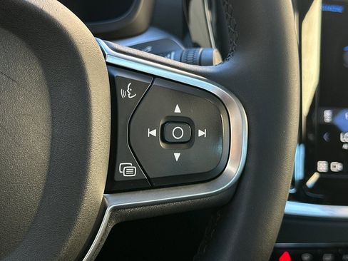 Used 2023 Volvo S60 T8 Core image 27