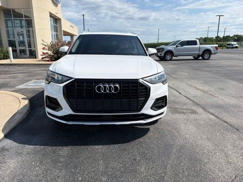 Used 2020 Audi Q3 2.0T Premium w/ Convenience Package AWD/4WD image 2