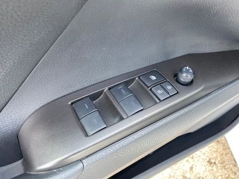 Used 2023 Toyota Camry SE image 16