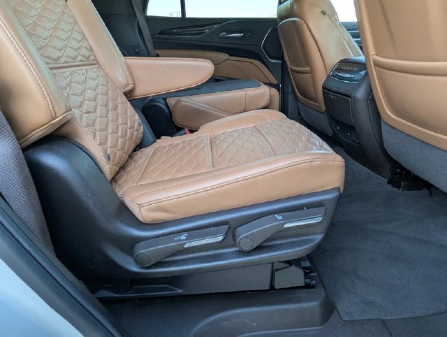 Used 2024 Cadillac Escalade Sport w/ Touring Package AWD/4WD image 40