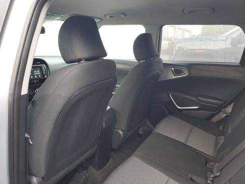 Used 2021 Kia Soul LX FWD image 8
