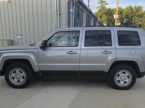 Used 2017 Jeep Patriot Sport w/ Power Value Group image 10