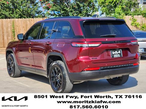 Used 2025 Jeep Grand Cherokee Altitude AWD/4WD image 6