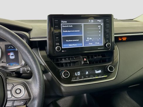 Used 2022 Toyota Corolla LE FWD image 18