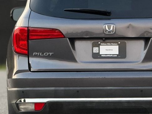 Used 2017 Honda Pilot Touring image 13