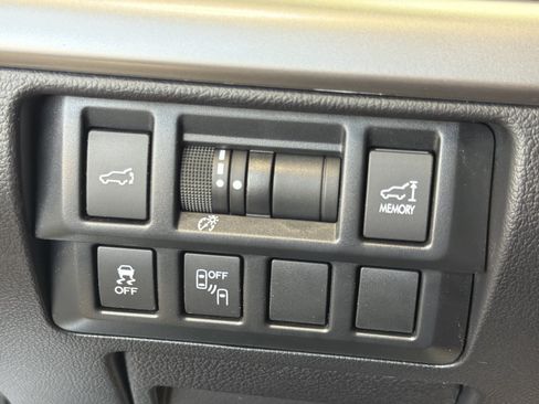 Used 2016 Subaru Outback 2.5i Limited AWD/4WD image 25