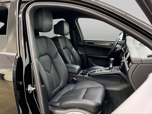 Used 2020 Porsche Macan AWD/4WD image 9