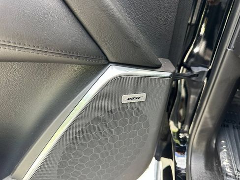 Used 2018 Cadillac Escalade Luxury AWD/4WD image 35