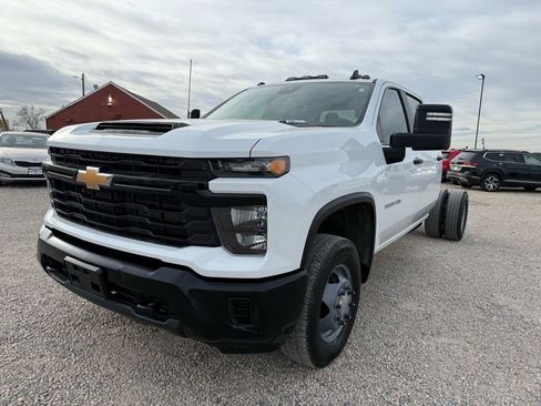 Used 2024 Chevrolet Silverado 3500 W/T w/ Snow Plow Prep Package image 5