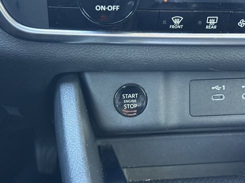 Used 2024 Nissan Rogue SV image 21