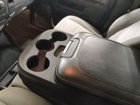 Used 2021 RAM 1500 Classic SLT image 26