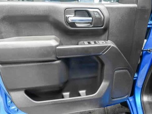 Used 2023 Chevrolet Silverado 1500 Custom image 18