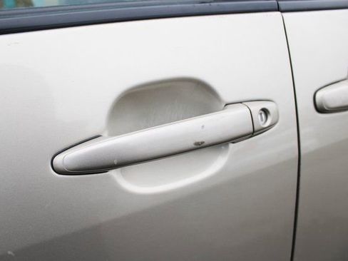 Used 2005 Toyota Sienna XLE image 9