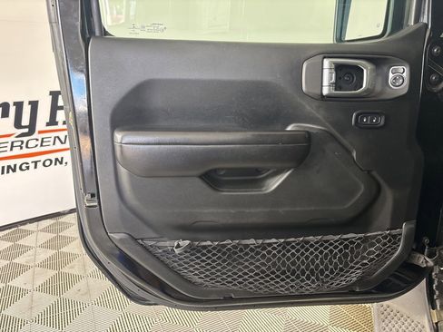 Used 2019 Jeep Wrangler Unlimited Sport S image 9