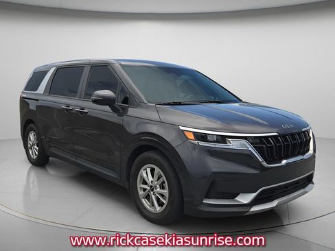 Used 2024 Kia Carnival LX FWD image 4