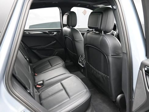 Certified 2026 Porsche Macan AWD/4WD image 27