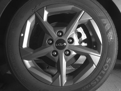 Used 2025 Kia K4 LXS image 14