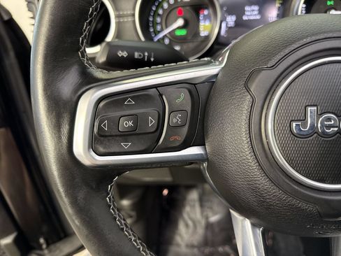 Used 2022 Jeep Wrangler Unlimited Sahara w/ Cold Weather Group AWD/4WD image 13