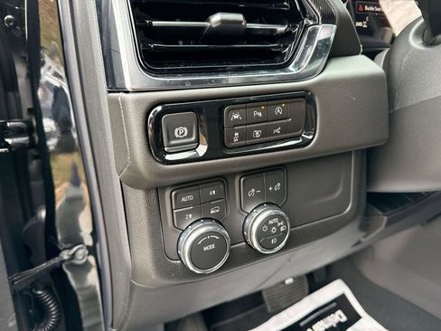 New 2026 GMC Yukon Elevation image 14