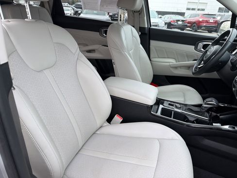 Used 2023 Kia Sorento SX image 34