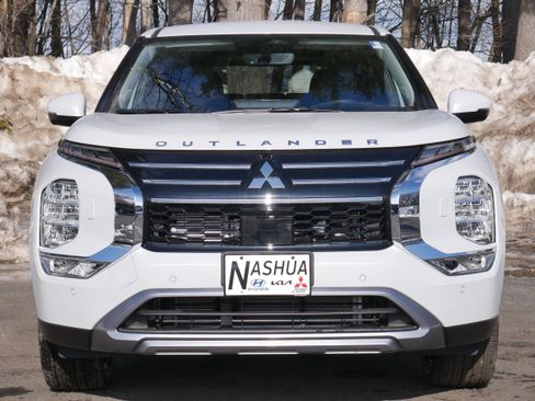 Used 2026 Mitsubishi Outlander SE AWD/4WD image 2